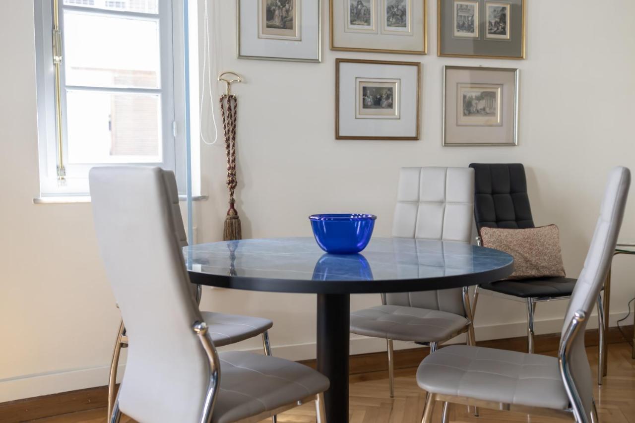 Ideal 4 Bdr Apartment In Plaka For 10! Атина Екстериор снимка