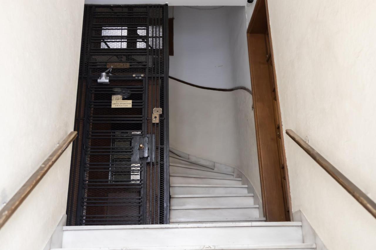 Ideal 4 Bdr Apartment In Plaka For 10! Атина Екстериор снимка
