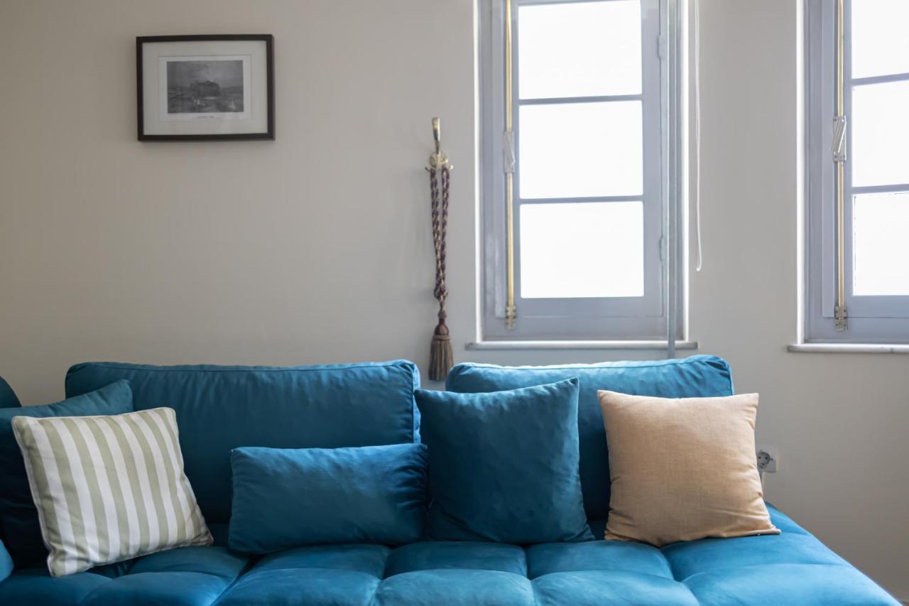 Ideal 4 Bdr Apartment In Plaka For 10! Атина Екстериор снимка