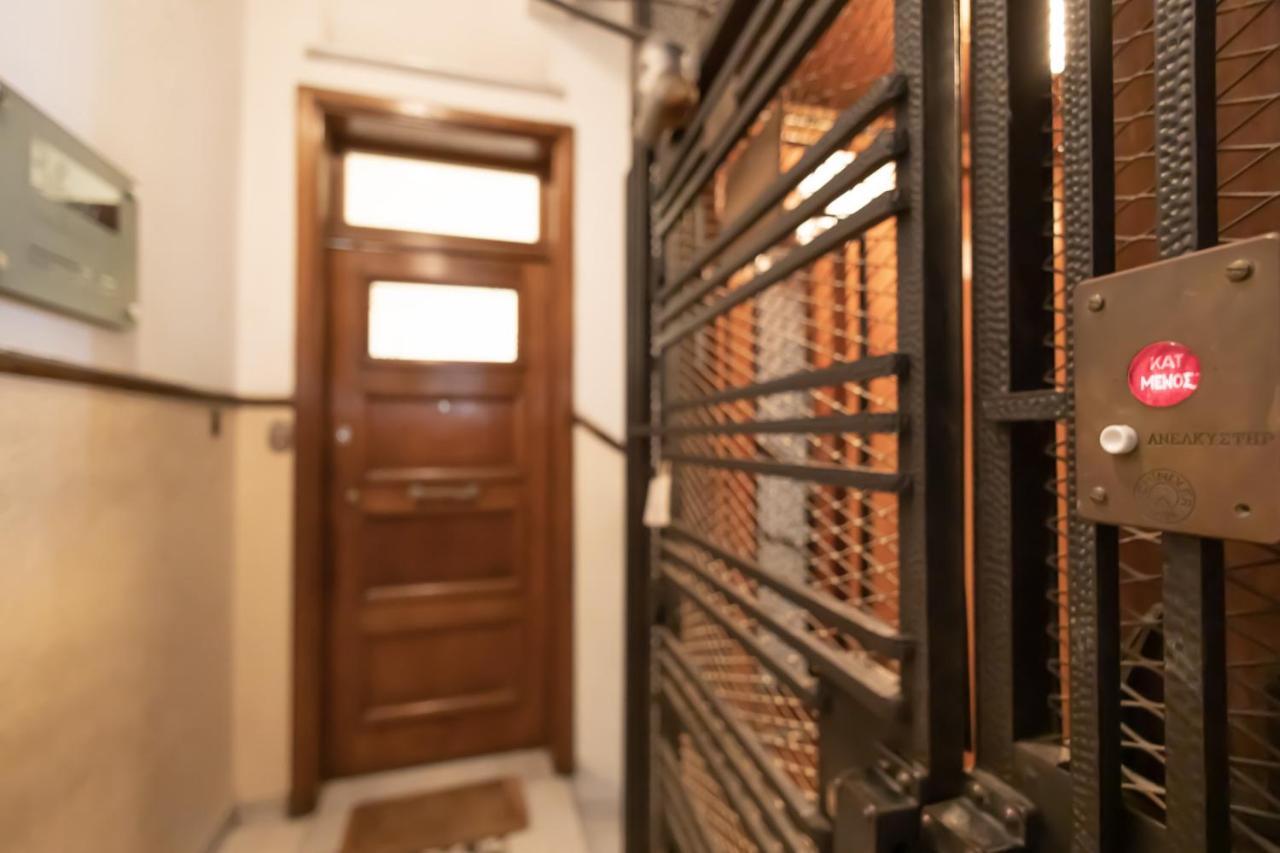 Ideal 4 Bdr Apartment In Plaka For 10! Атина Екстериор снимка