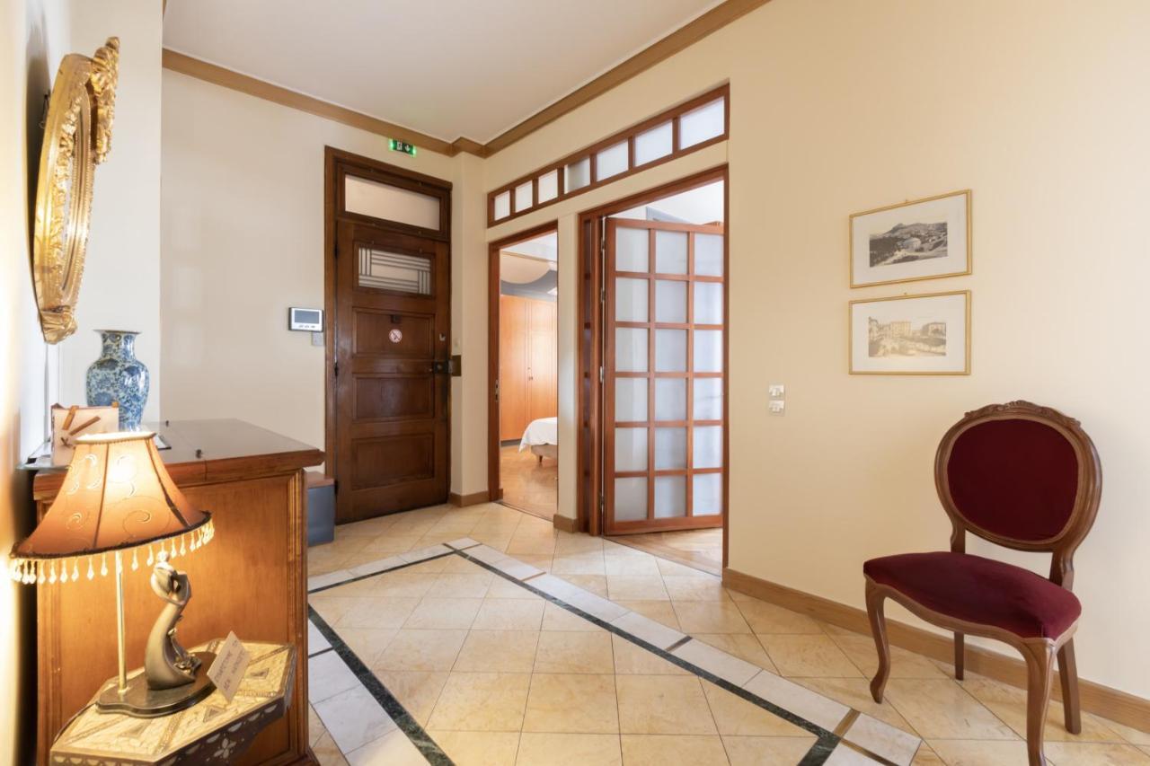 Ideal 4 Bdr Apartment In Plaka For 10! Атина Екстериор снимка
