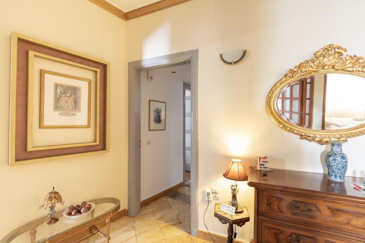 Ideal 4 Bdr Apartment In Plaka For 10! Атина Екстериор снимка